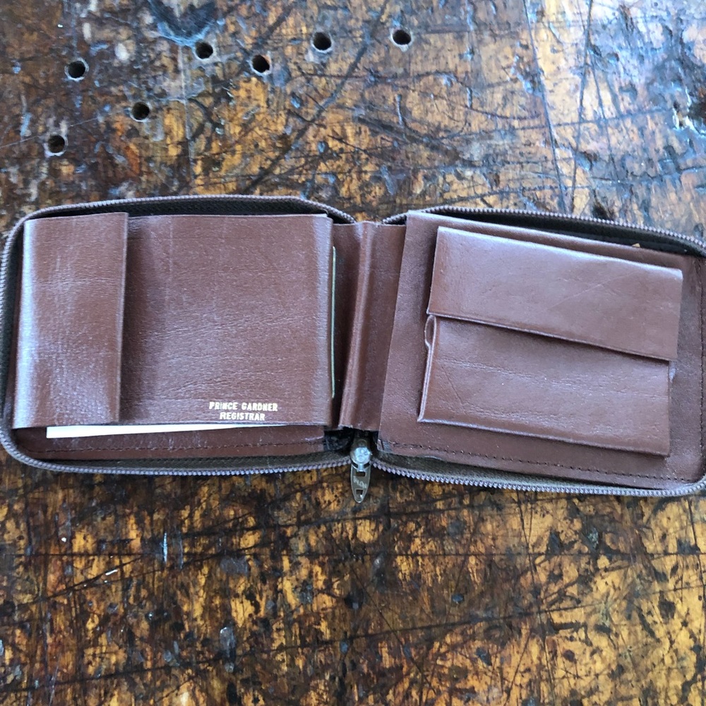 Brand new vintage mens wallet with zipper. Prince Gardner GREAT OLD SCHOOL  GIFT